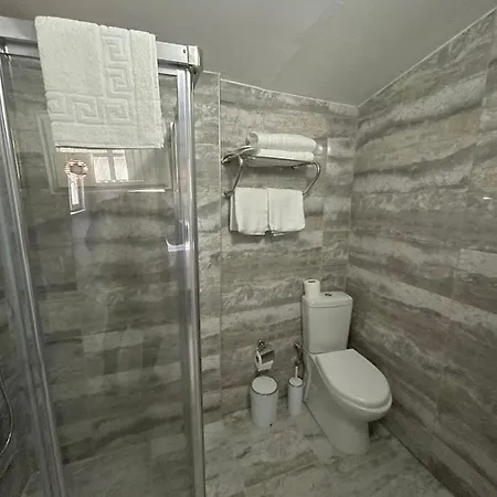 Oldmile Palace 3*