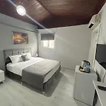 Oldmile Palace Hotel 2*
