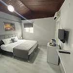 Hotel Oldmile Palace
