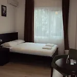 Oldmile Palace 2*