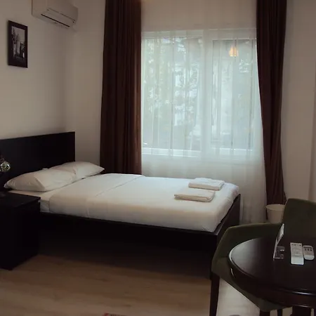 Oldmile Palace 3*