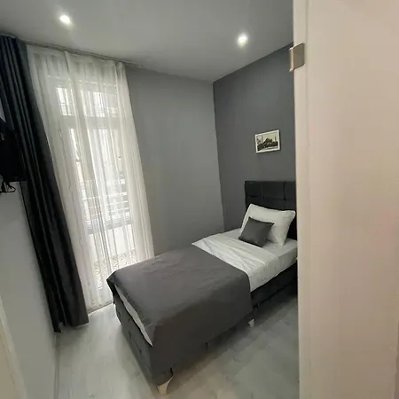 Oldmile Palace Hotel